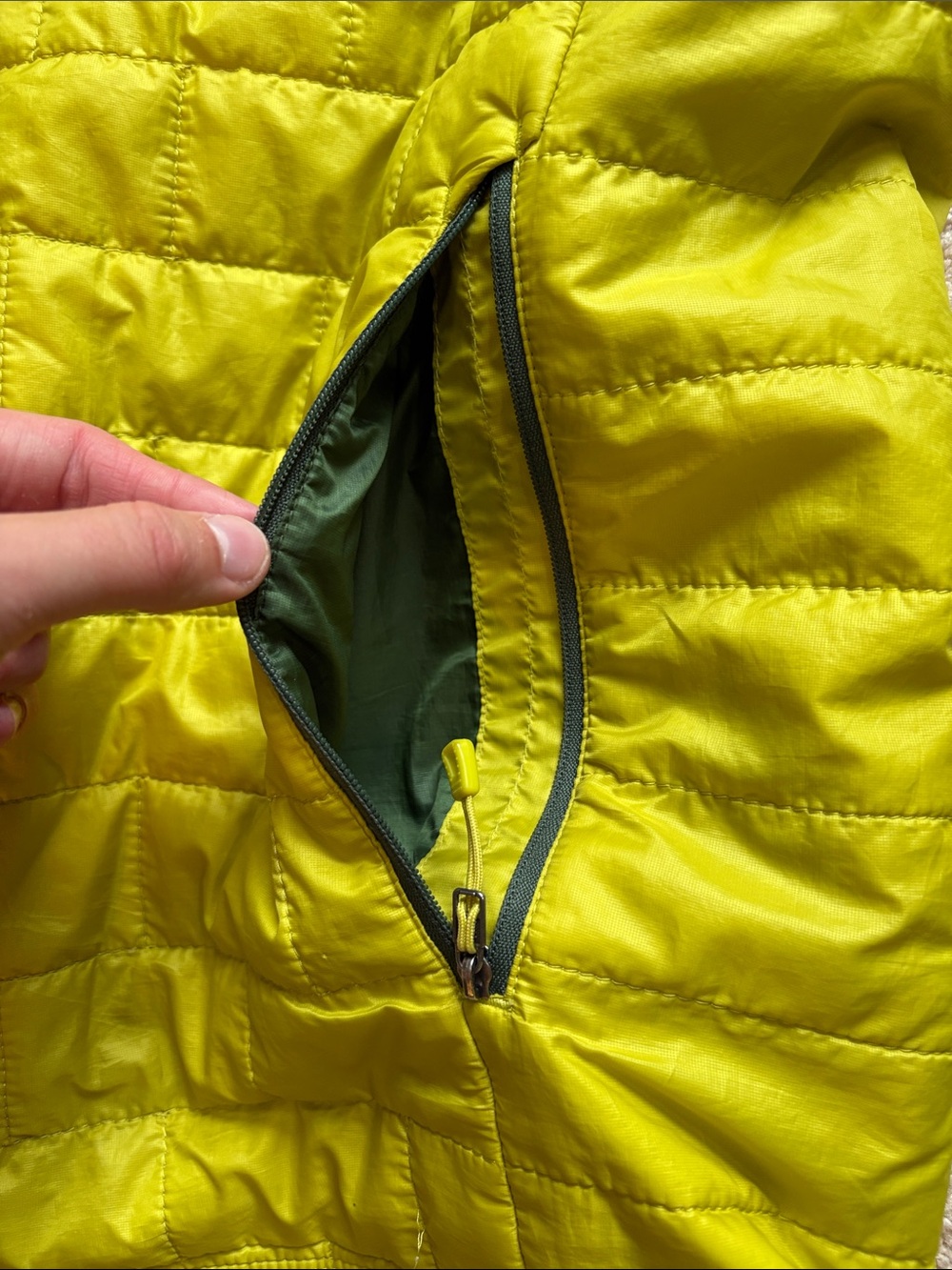 Patagonia Nano Puff Vest Lime neon Green men’s large - Picture 7 of 9